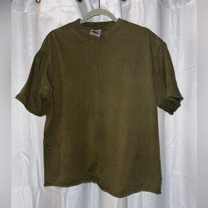 Shaka wear size large men’s army green tshirt 100% cotton